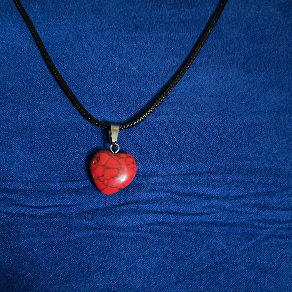 Red with gray lines‎ hart pendant necklace.